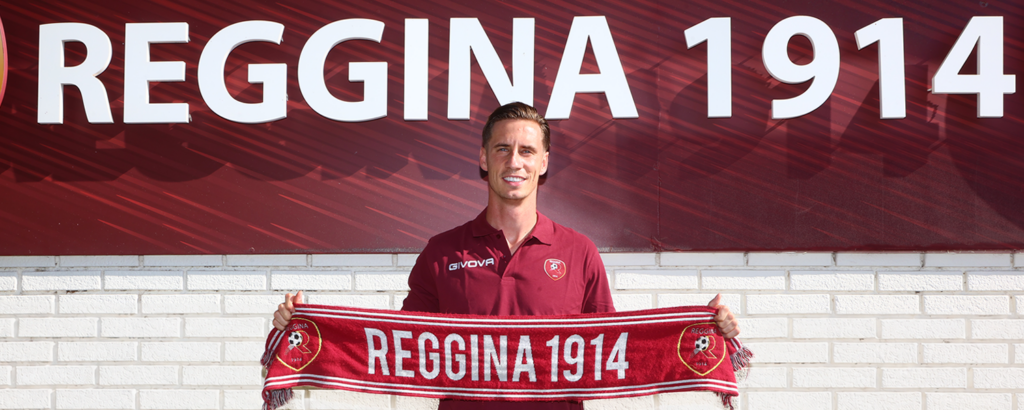 Andrea Magrassi è un calciatore amaranto